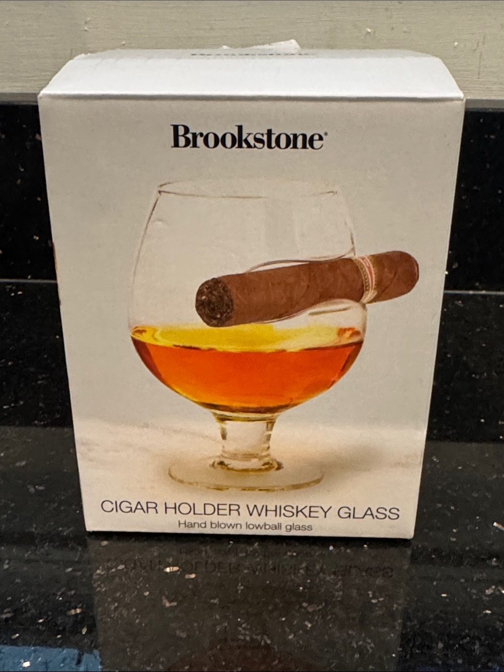 NWT Brookstone Cigar Holder Whiskey Glass with Amber Liquid & Brown Cigar Accent